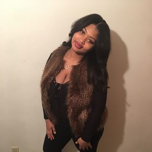 Meet your Posher, Lina